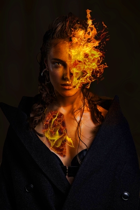 创意火焰人物摄影图片